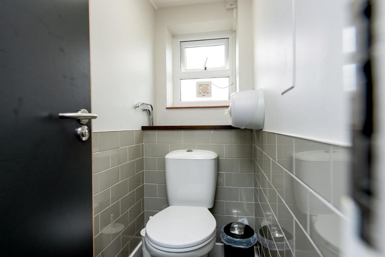 Yha Boswinger Hostel Bagian luar foto